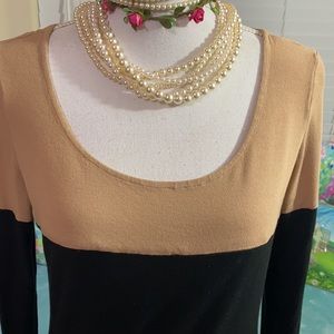 Slimming tan and black soft & stretchy top